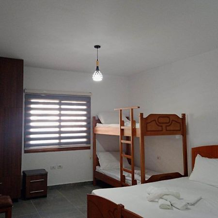 Villa Besnik, Rooms For Rent Vlore Exterior photo